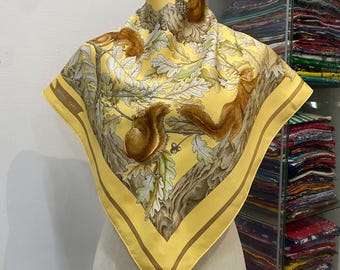 エルメス シルクスカーフ カレ90 「Au Son du Tam Tam」 レッド シルク