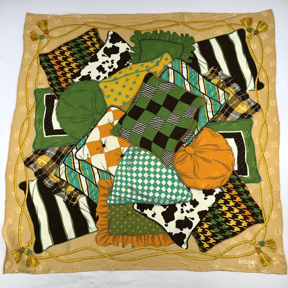 MOSCHINO シルクスカーフ　88×88 vintage MOSCHINO シルクスカーフ 88×88 vintage一 番 安い 通販