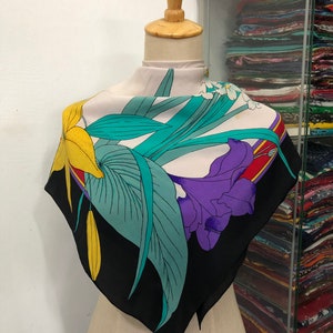 Vintage Silk Scarf, Twill Silk Scarf, Vintage Silk Muffler, Vintage Neck Scarf, Vintage Neck Accessories, Vintage Italian Silk Scarf,