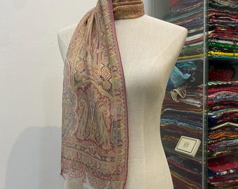 Pañuelo de seda vintage de Etro, pañuelo con estampado de cachemira de Etro, pañuelo auténtico de Etro, pañuelo de seda vintage de Etro Milano, estola de seda de Etro, pañuelo con estampado de flores vintage de Etro