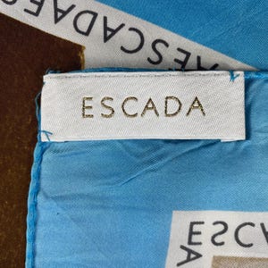 Foulard (écharpe) ESCADA En Soie - Motif Multicolore - Occasion (vérifier état) - Pour Femme