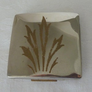 Vintage Yardley Compact with Self Compressing Inner Lid