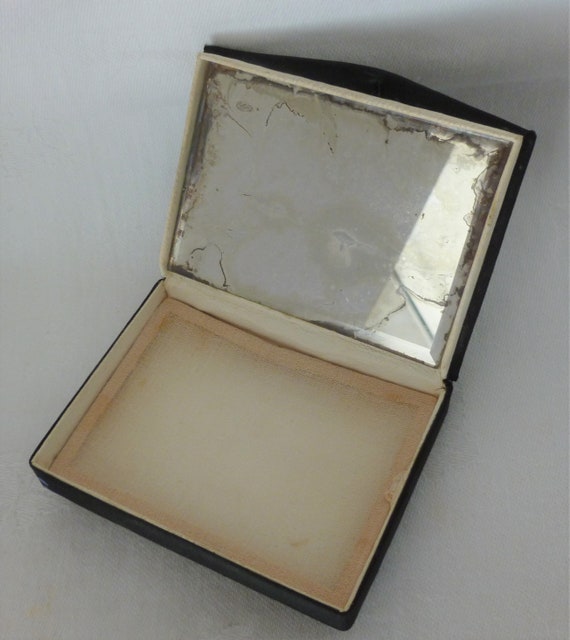 Very Pretty Vintage Fabric Powder Compact with Colour… - Gem
