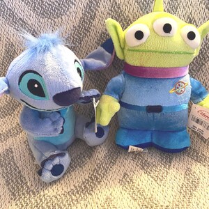 Vintage Disney Plush Collection: Flounder, Pooh, Goofy, Alien, Stitch, Dewey image 8