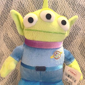 Vintage Disney Plush Collection: Flounder, Pooh, Goofy, Alien, Stitch, Dewey image 10