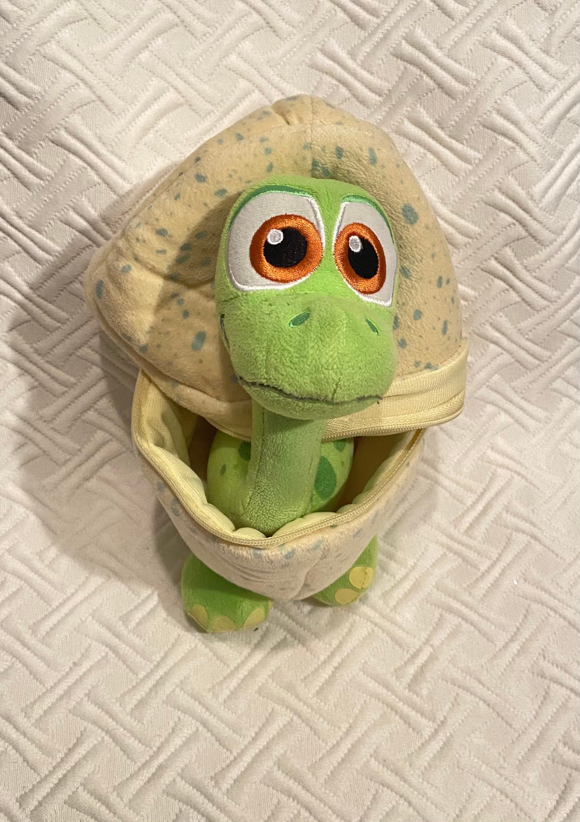 WILL THE GOOD DINOSAURS TOYS DISNEY PIXAR NIP.