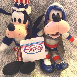 Vintage Disney Plush Collection: Flounder, Pooh, Goofy, Alien, Stitch, Dewey image 5