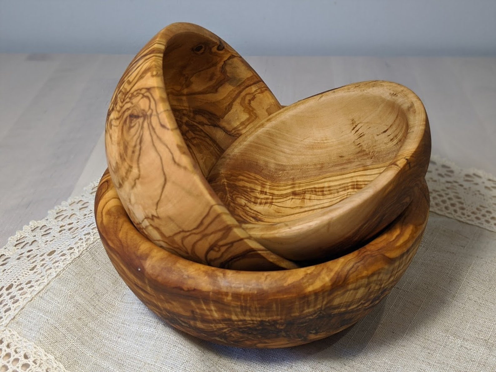 kitchen table wooden bowl