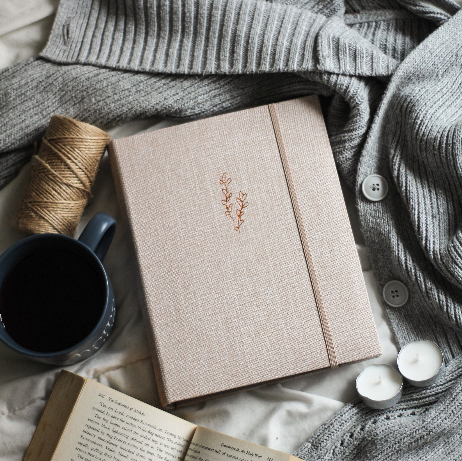 Luxury Linen Photo Album: 4x6 Slip-In, Holds 120 Photos, Beige with copper design