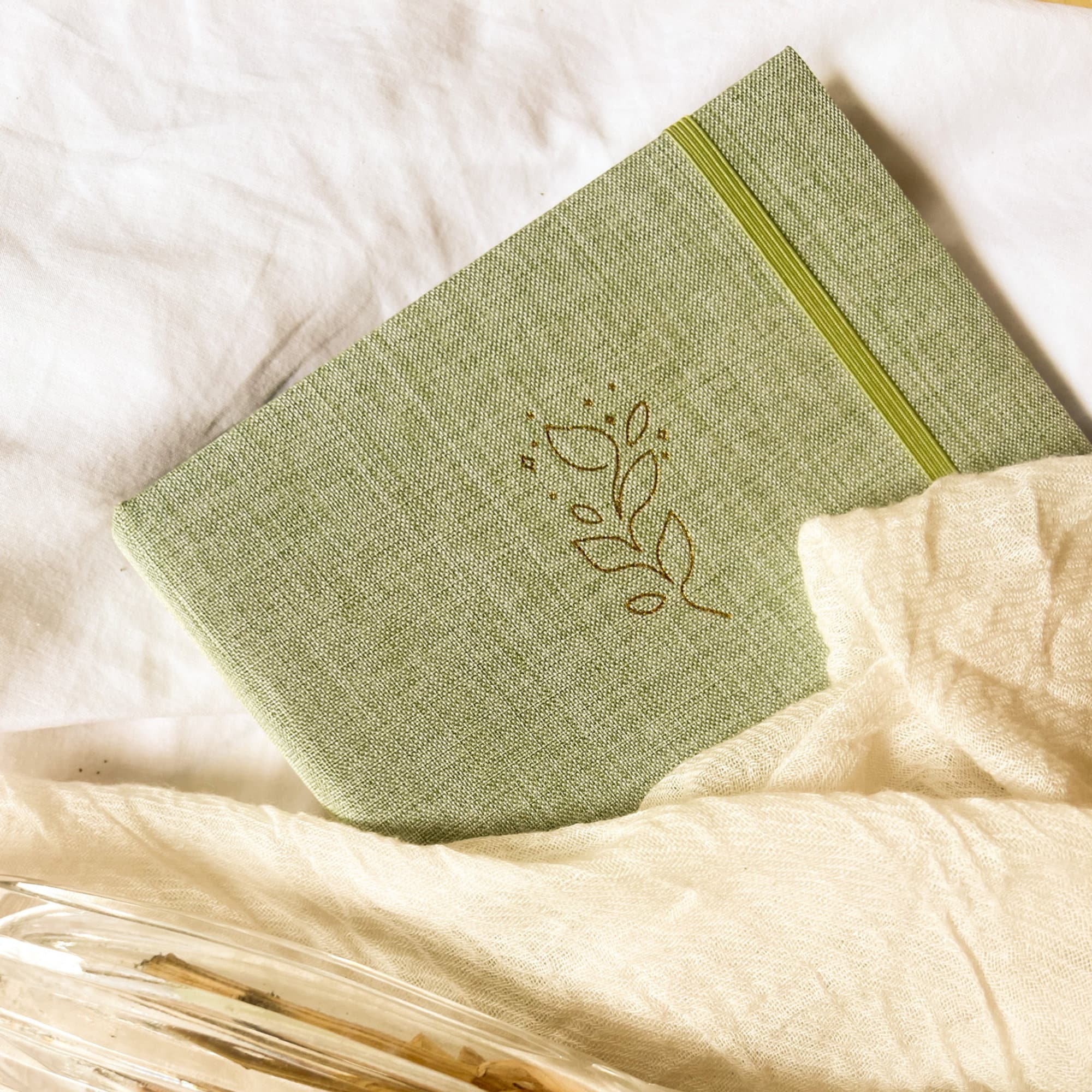 Elegant Polaroid Slip-In Linen Photo Album for 128 Instax Mini Polaroid Photos | Cute Gift Ideas | Wedding Photo Album | Scrapbooking