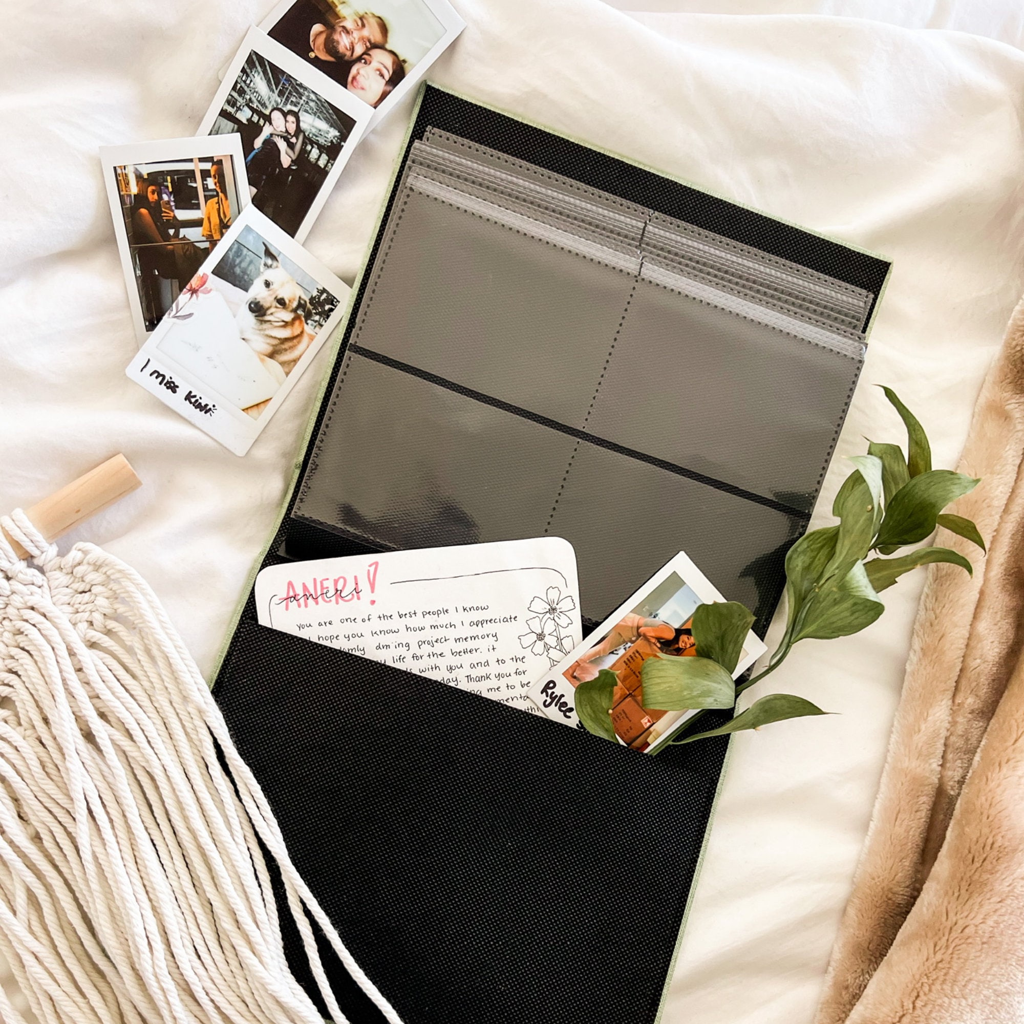 Elegant Polaroid Slip-In Linen Photo Album for 128 Instax Mini Polaroid Photos | Cute Gift Ideas | Wedding Photo Album | Scrapbooking