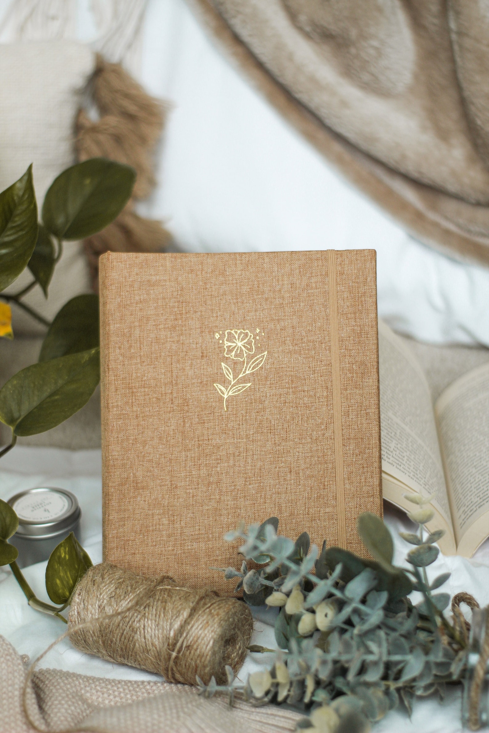 Linen Photo Album: 4x6 Slip-In, Brown Woodland Edition, 120 slots