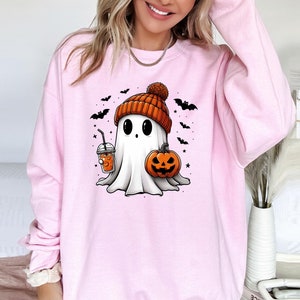 Halloween Ghost Sweatshirt, Cute Ghost Sweater, Womens Halloween Sweater, Spooky Season Sweatshirt, Halloween Party Sweater, Cute Fall Sweat bild 4
