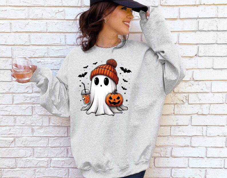 Halloween Ghost Sweatshirt, Cute Ghost Sweater, Womens Halloween Sweater, Spooky Season Sweatshirt, Halloween Party Sweater, Cute Fall Sweat bild 3