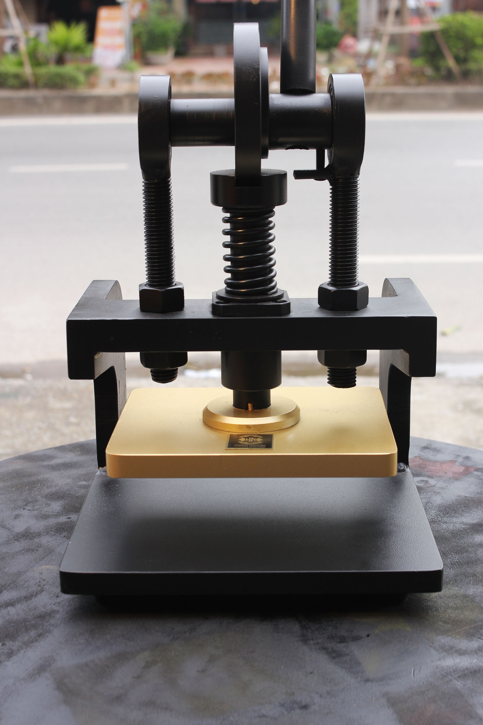 Leather Die Cutting Machine, Die Cut Stickers, Sewing Machine, Leather