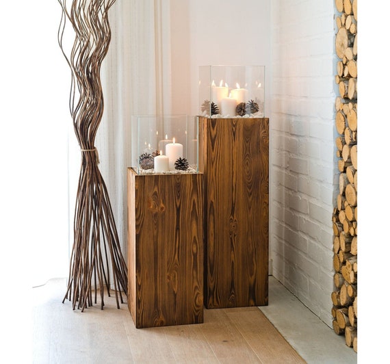 Windlicht Säule aus Holz und Glas – Rustikale Bodenlaterne 80 oder 100 cm, Kerzenständer für Wohnzimmer, Balkon oder Terrasse, Farbton Nuss