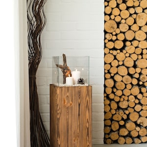 Windlicht Säule aus Holz und Glas – Rustikale Bodenlaterne 80 oder 100 cm, Kerzenständer für Wohnzimmer, Balkon oder Terrasse, Farbton Nuss bild 4