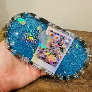 Daisy and Crystal Tray, Labradorite and Daisy Resin Art, Small Resin Tray