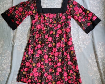 Hand made (not by me) short mini go go dress in floral