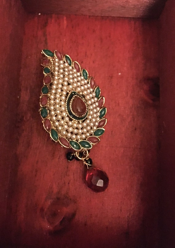 Vintage gorgeous red green pearl brooch