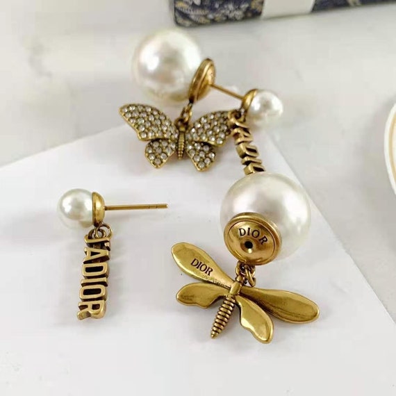 bees pearl earrings