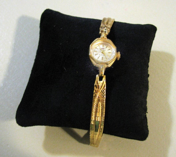 Waltham Vintage Gold Ladies Wrist Watch