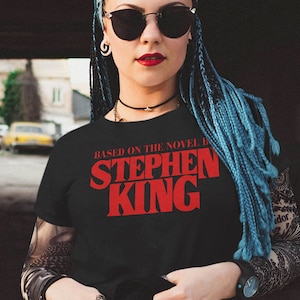 Stephen King, ropa retro, camiseta Tumblr, camiseta de terror, ropa grunge, regalo divertido para amantes de los libros, camiseta basada en una novela de Stephen King