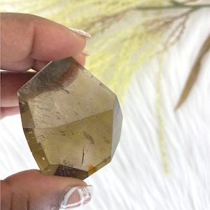 High grade smoky quartz freeform - polished smoky quartz geometric freeform - 37mm gemmy smoky quartz - 74g smoky quartz with rainbows - e
