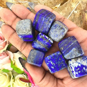 Lapis lazuli mini crystal cube - lapis lazuli cube - lapis lazuli mini cube - small crystal cube - lapis lazuli tumbled crystal cube carving