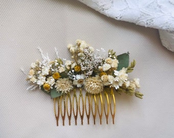 Comb made of dried and preserved flowers for boho white beige and natural wedding