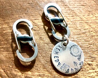 locking dog tag holder