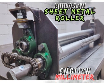 Puede incluir: Un rodillo de chapa metálica con un sistema de accionamiento por cadena. El rodillo está hecho de metal y tiene una combinación de colores verde y negro. El rodillo está etiquetado como "BUILDPLAN SHEET METAL ROLLER" y "ENGLISH MILLIMETER".