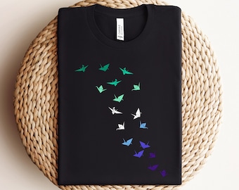 Camiseta MLM con grulla de origami, MLM, LGBT, LGBTQ, regalos MLM, camiseta del orgullo, tiendas propiedad de personas queer, orgullo sutil, bandera gay de MLM, orgullo MLM, queer, orgullo