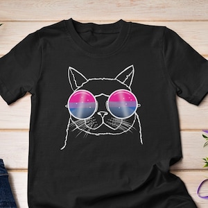 Camiseta con la bandera bisexual de Cool Cat - Camiseta de género neutro - Camiseta bisexual sutil, camiseta bisexual, camiseta del orgullo bisexual, regalo bisexual