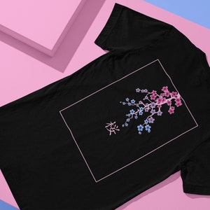 Camiseta bisexual Haiku Sakura, camiseta del orgullo bisexual, regalo bisexual, camiseta sutil del orgullo bisexual, camiseta bisexual sutil, camiseta bi, colores de la bandera bisexual