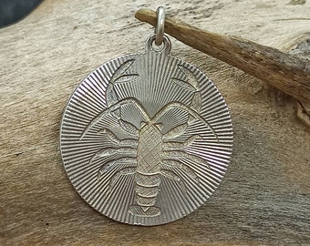 Ras De Cou En Acier Avec Pendentif Argenté Ligue Du Cancer – Occasion | Bijou Significatif Cœur