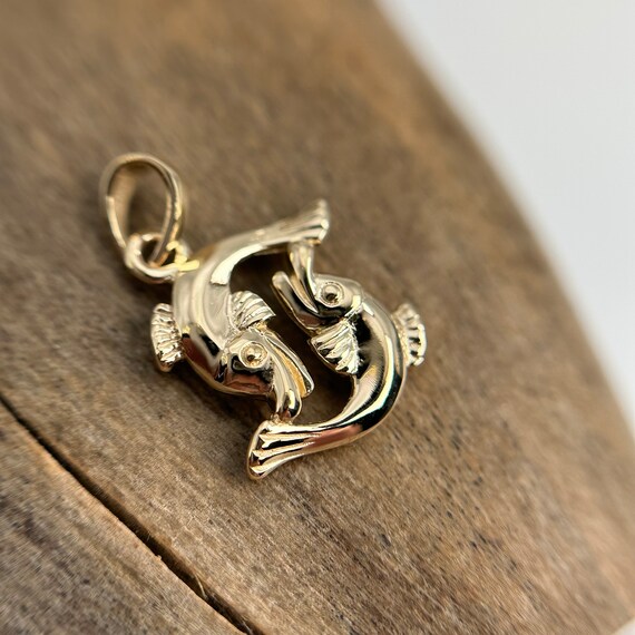 Halskette Sternzeichen Fische, 18K Gold Plattiert Mit Roter Emaille – Verstellbarer Knebelverschluss