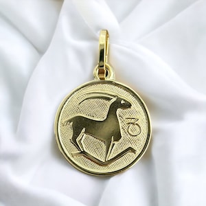 Capricorn 333 gold pendant necklace pendant zodiac sign retro timeless modern luxury fashion small 8 carat gift round