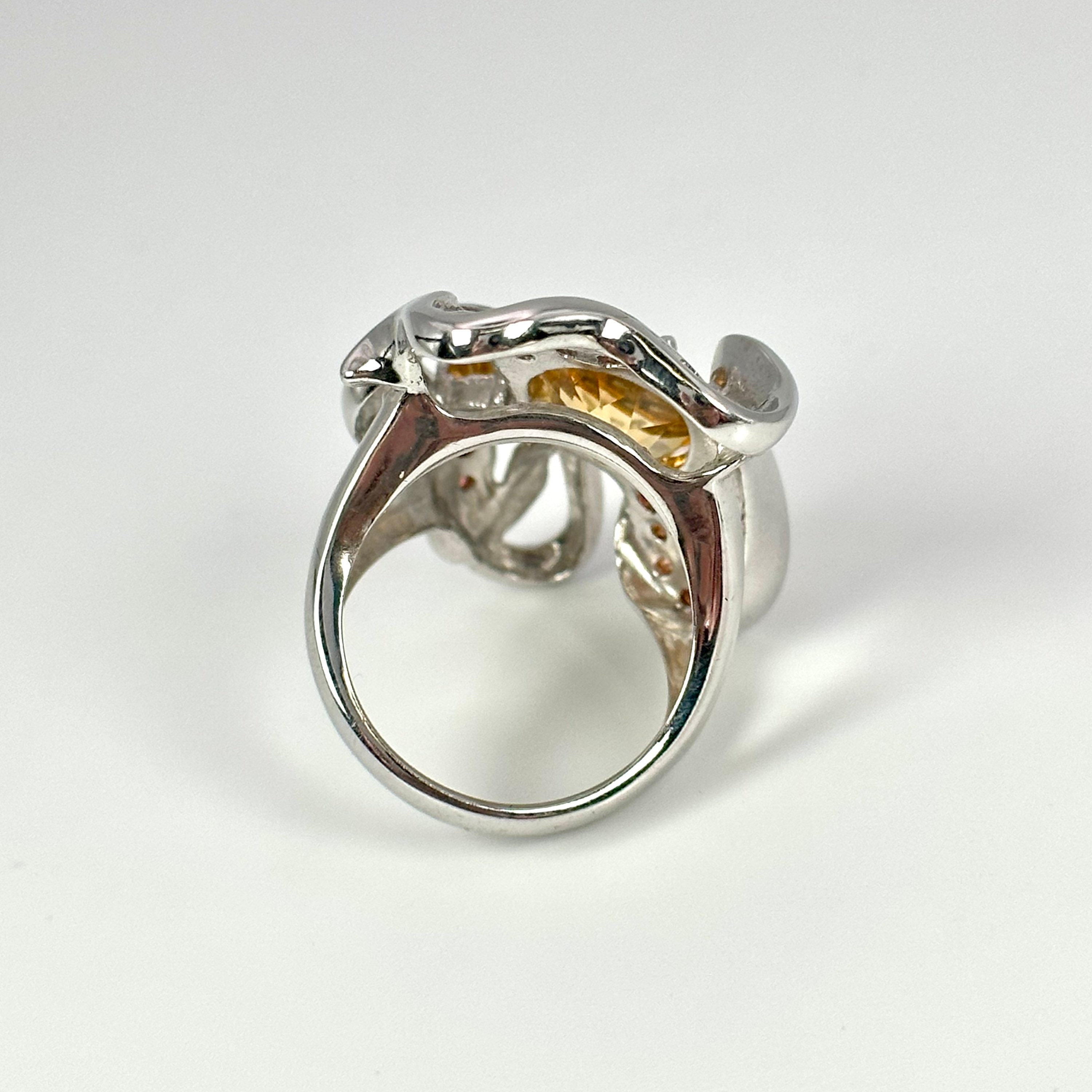 シトリンリング シルバー925 新品17.8mmサイズです。 56 個の豪華な