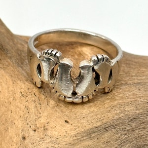 Füße Ring 925er Silber 19mm Gr. 60 Patina Geschenk Damen exklusiv Silberring Muster Struktur