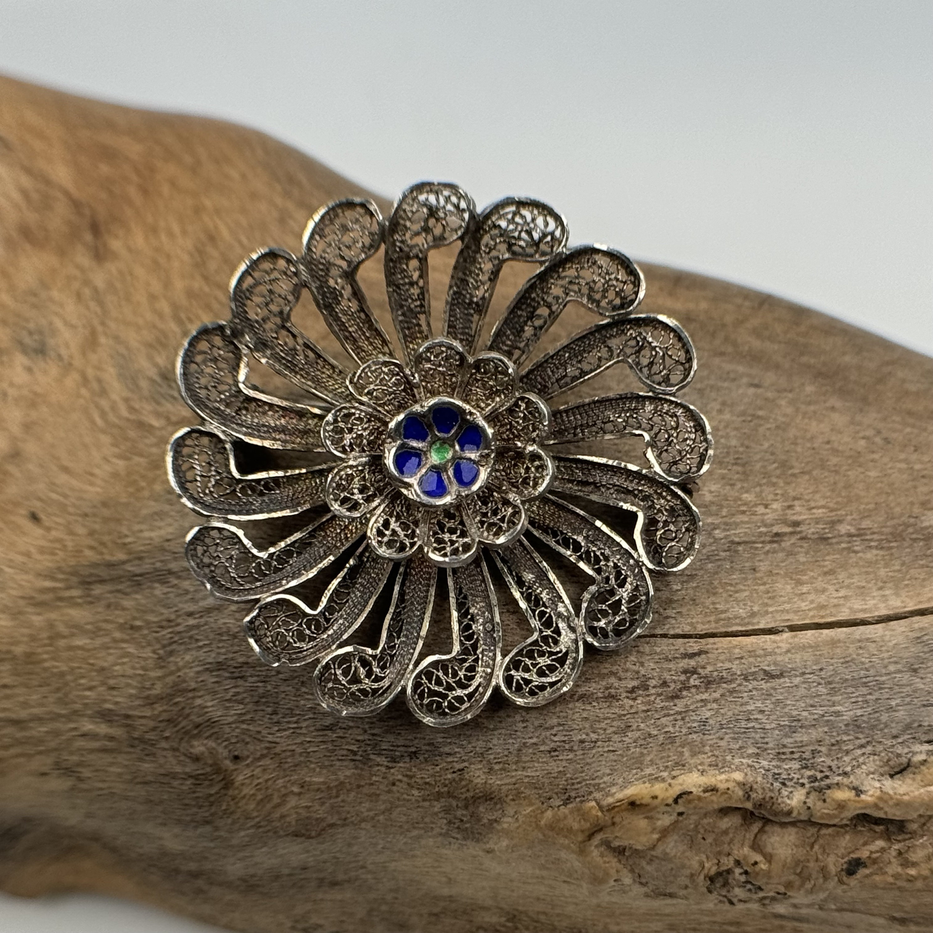 Broche argent , rose épanouie et son bouton, Art Nouveau vers 1900
