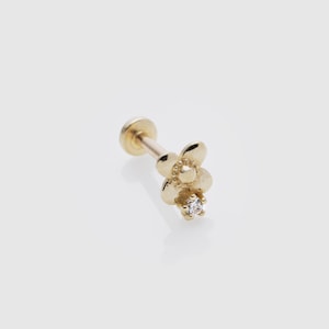 Enkele 14k Massief Goud Bloem CZ Kraakbeen Oorbel | Labret Stud met inwendig schroefdraad