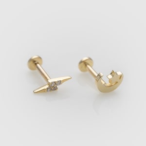 Enkele 14k Massief Gouden Bliksem, Maan Kraakbeen Oorbel | Labret Stud met inwendig schroefdraad