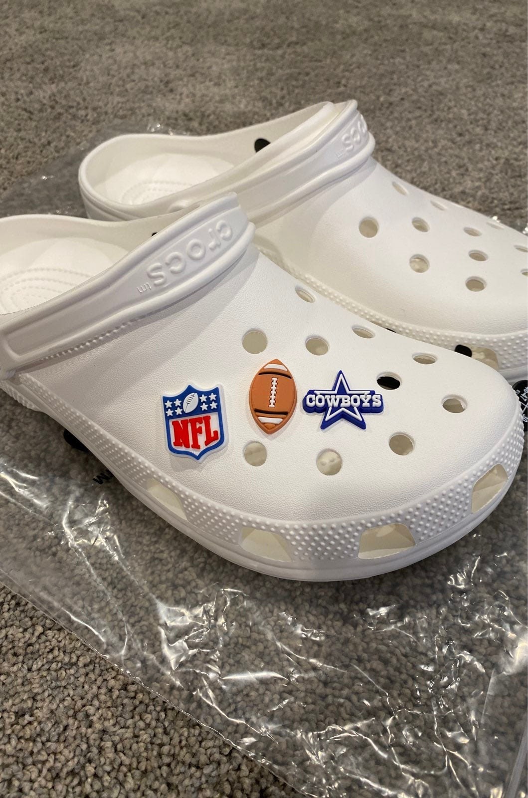 dallas cowboy crocs