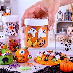 Halloween Play Dough Jar Kit, Non-Toxic Sensory Craft Activity (Party Favors)