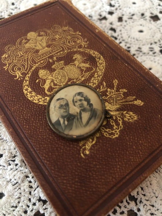 Antique photo brooch of a couple, antique photo p… - image 5