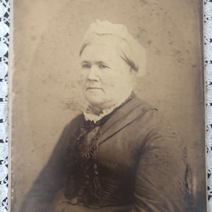 Large Antique Cabinet Card of an Elderly Victorian Woman, Victorian Cabinet Cards, Antique Photographs, Victorian Photo, Dark Home Decor