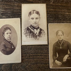 CDV lot of three Victorian women wearing examples of fashionable jewelry from the era