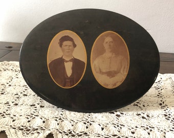 Retratos victorianos en un marco de celuloide estilo caballete, marcos antiguos, retratos antiguos, fotos victorianas, fotos antiguas enmarcadas
