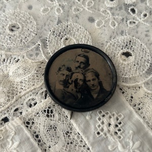 Victorian Photo Pin of Group